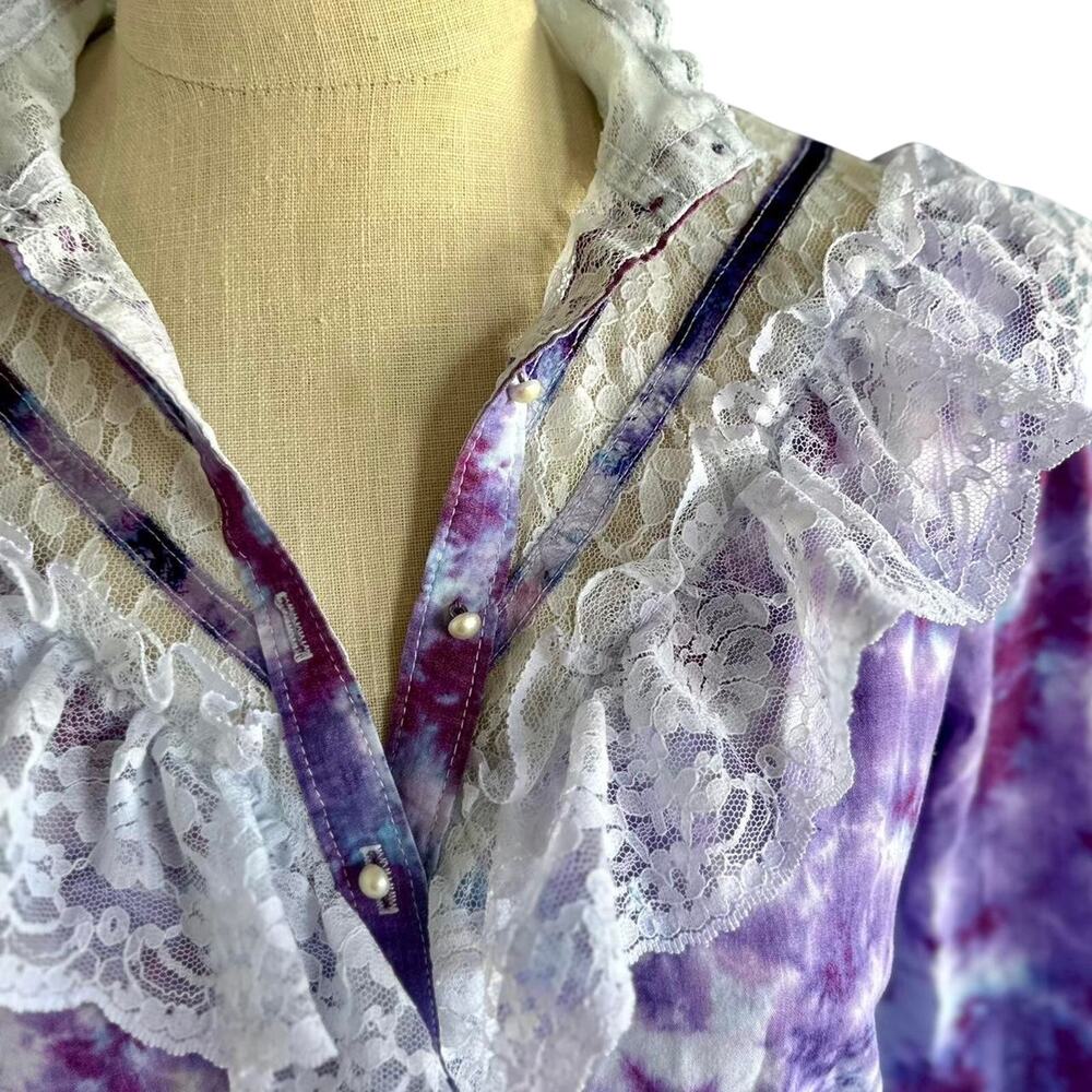 Womens Top Medium Tie Dye Purple Long Sleeve Button Up Western Style Lace Trim - Picture 3 of 8